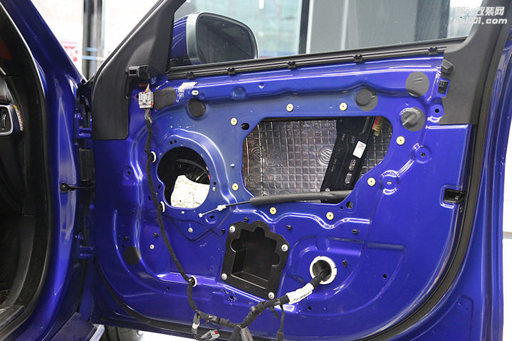 车门欧洲赛伦科特隔音处理，增强车门的钢性