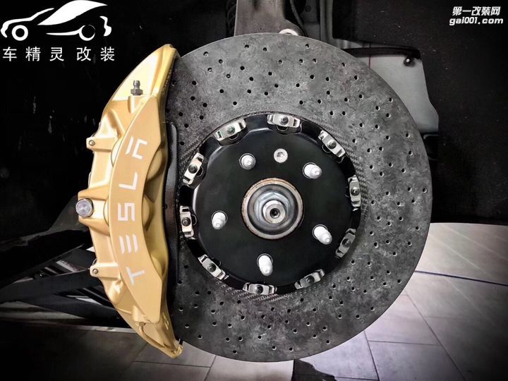 特斯拉Model X Brembo CCM碳陶套件