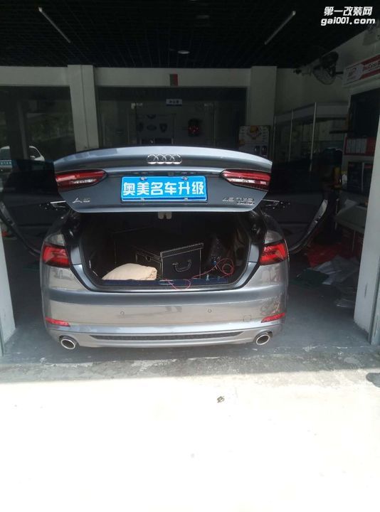 深圳奥迪A5升级原厂电动折叠后视镜