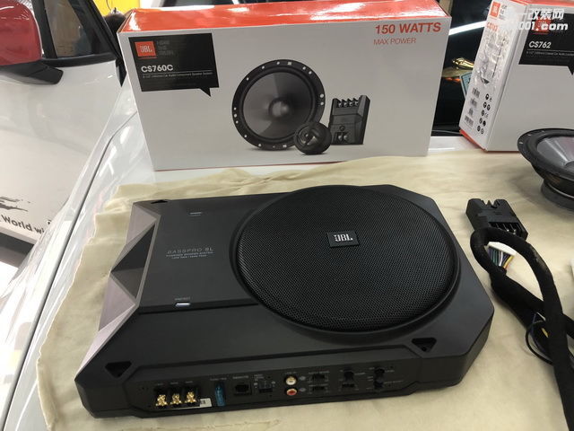 俘获你心 柳州金手指JEEP自由侠汽车音响改装JBL CS760C套装