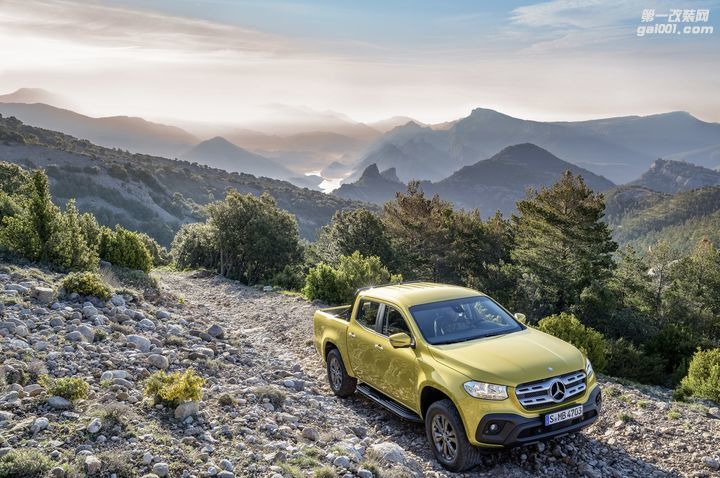 first-mercedes-benz-x-class-widebody-kit-comes-from-prior-design_28.jpg