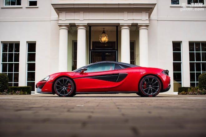 mclaren-570s-valentines-day-special-6.jpg