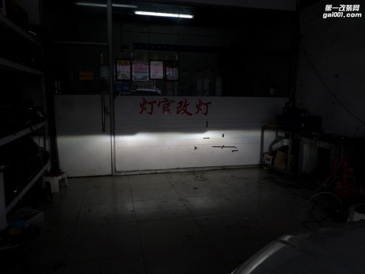 北京车灯改装锋范改装进口海拉6双光透镜氙气灯实体店