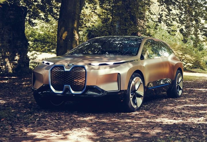 2018-BMW-Vision-iNEXT-concept-headlights.jpg