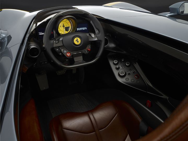 2018-Ferrari-Monza-SP1-interior.jpg
