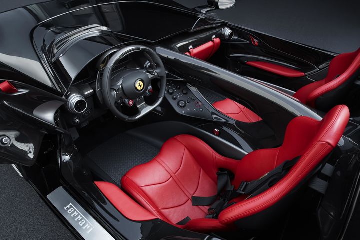 2018-Ferrari-Monza-SP2-interior.jpg