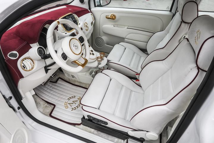 cinquone-qatar-is-a-248-hp-fiat-500-with-champagne-glasses-and-gold-details_10.jpg