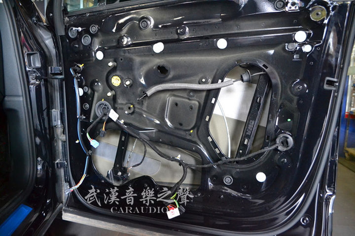 奥迪Q7汽车音响改装升级 武汉音乐之声汽车音响改装
