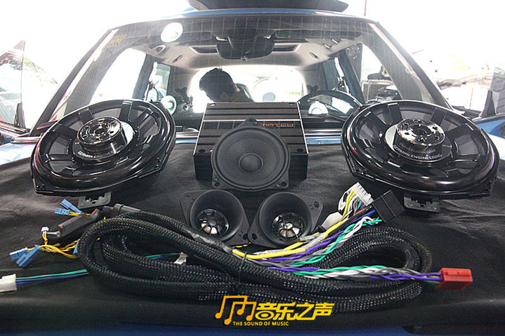 宝马MINI全车隔音、无损改装德国零点三分频中置二件套