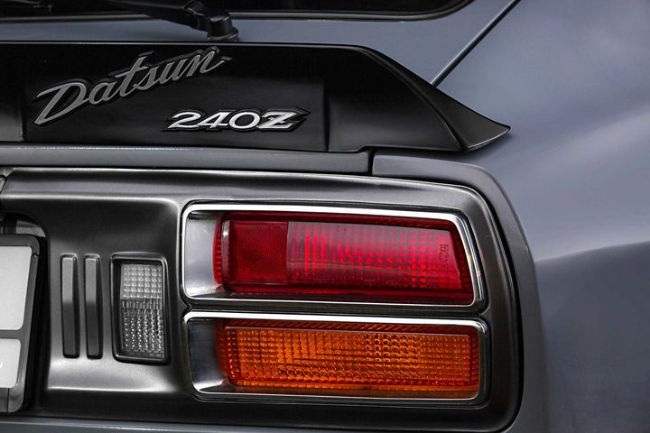 优雅改装灰色日产达特桑240Z