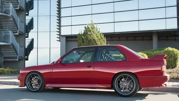 Vilner-1990-BMW-E30-M3-side.jpg