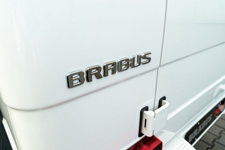 限量发售10辆的改装Brabus 700 4×4²最终版