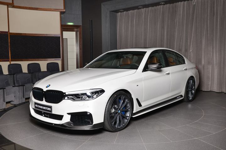white-bmw-m550i-xdrive-with-m-performance-body-kit-is-a-stormtrooper_1.jpg