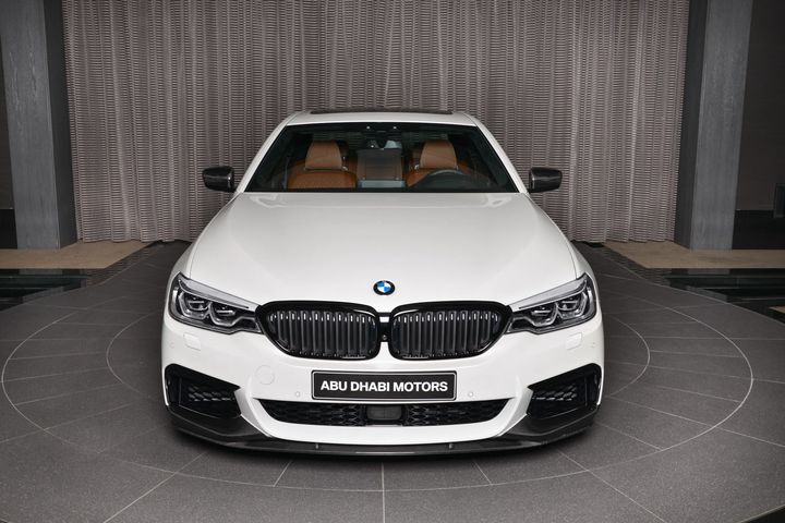 white-bmw-m550i-xdrive-with-m-performance-body-kit-is-a-stormtrooper_2.jpg