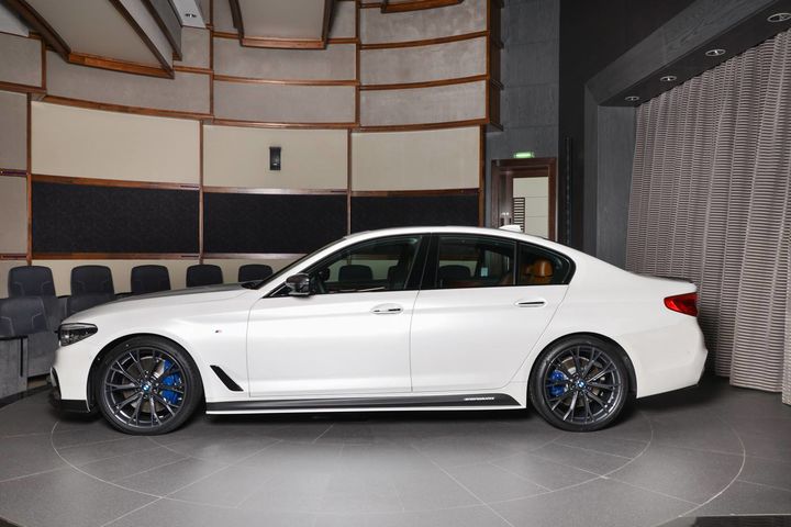 white-bmw-m550i-xdrive-with-m-performance-body-kit-is-a-stormtrooper_3.jpg