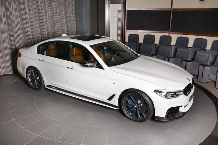 white-bmw-m550i-xdrive-with-m-performance-body-kit-is-a-stormtrooper_11.jpg