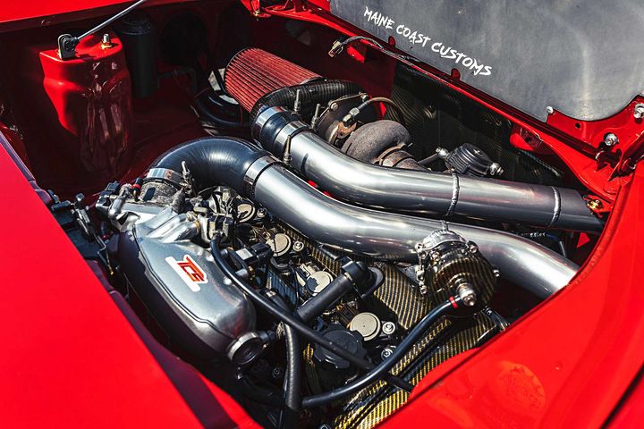 改装法拉利红色色调的1991版丰田MR2