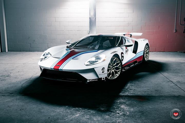 ford-gt-gets-martini-livery-and-vossen-wheels-for-the-cars-and-coffee-look_1.jpg