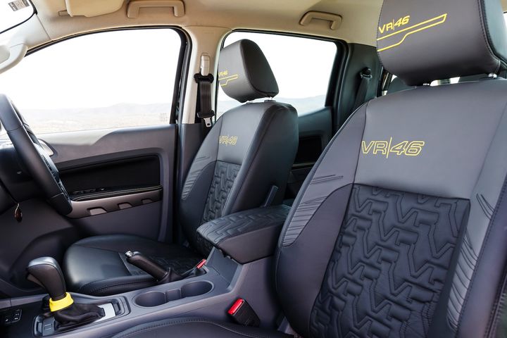 2019-MS-RT-Ford-Ranger-VR-46-seats.jpg