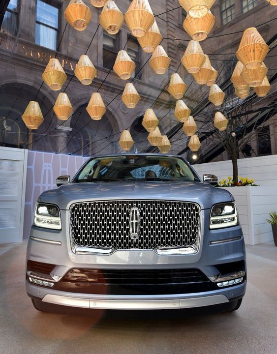 2018-lincoln-navigator-l-tuned-by-hennessey-to-600-horsepower_27.jpg