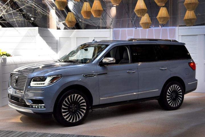 2018-lincoln-navigator-l-tuned-by-hennessey-to-600-horsepower_28.jpg