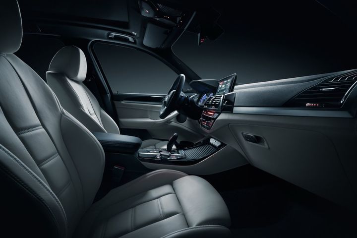 改装版Alpina XD3 四涡轮增压的宝马X3 xDrive30d