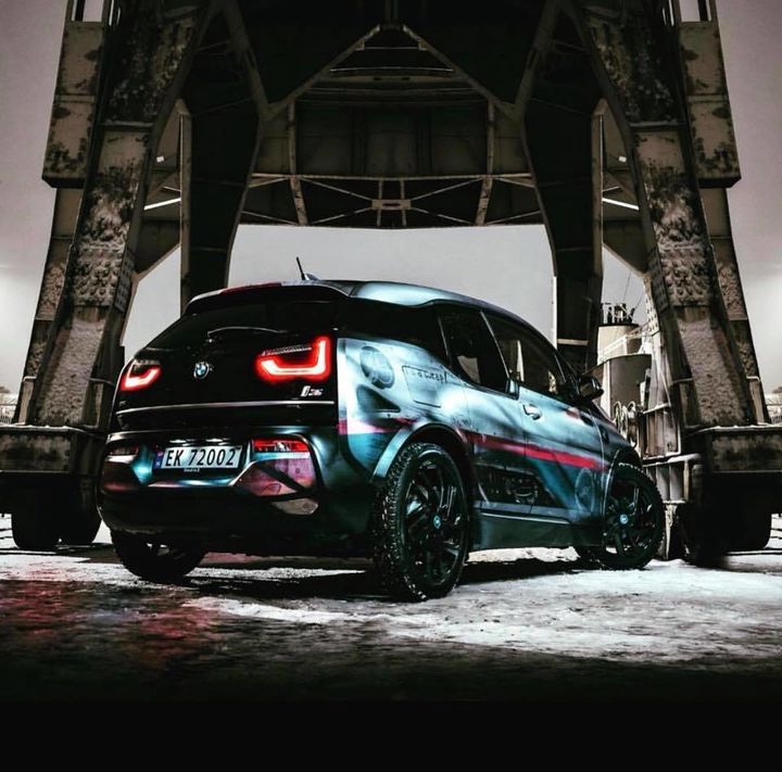 bmw-i3-gets-weathered-wrap-for-electric-apocalypse-look_1.jpg