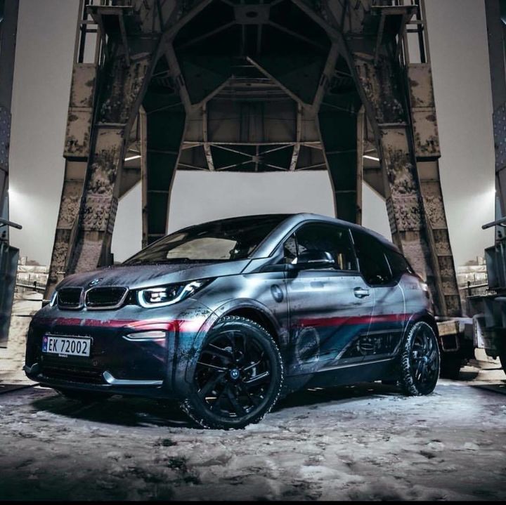 bmw-i3-gets-weathered-wrap-for-electric-apocalypse-look_2.jpg