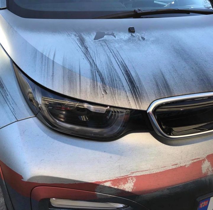 bmw-i3-gets-weathered-wrap-for-electric-apocalypse-look_4.jpg