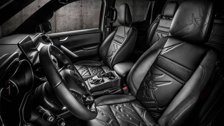 mercedes-x-class-gets-pickup-design-body-kit-and-carlex-luxury-interior_6.jpg