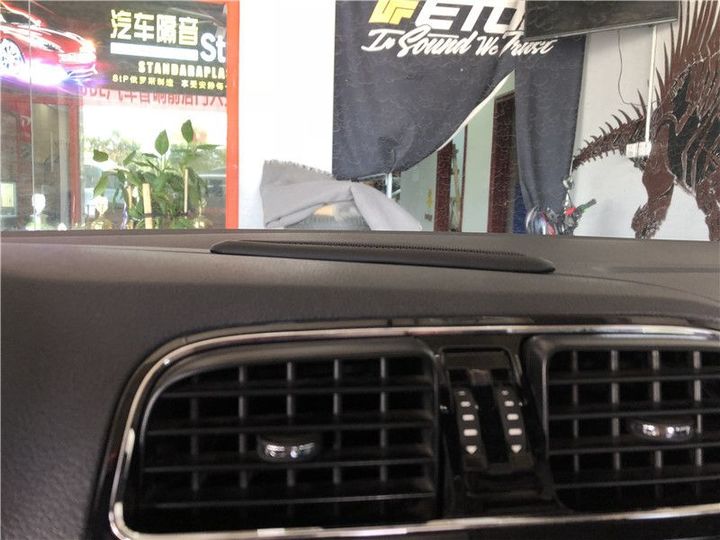 传说中的全车皇帝位 武汉大众Polo GTI汽车音响改装