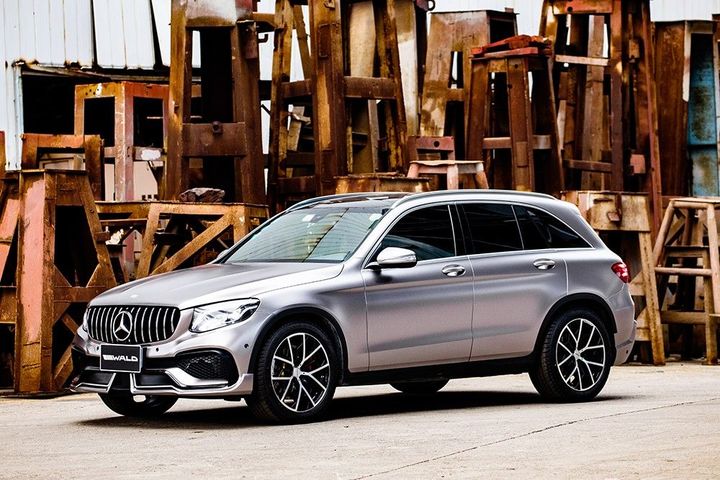 mercedes-glc-class-black-bison-tuned-by-wald-has-a-nose-implant_8.jpg