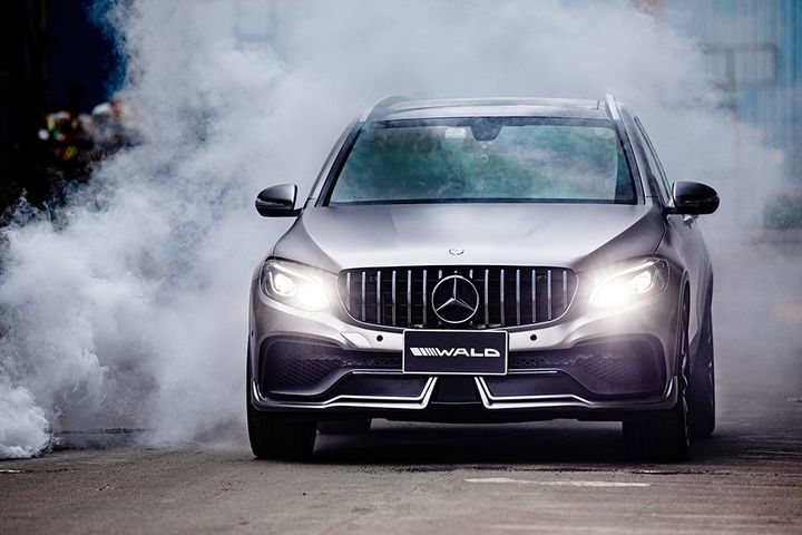 mercedes-glc-class-black-bison-tuned-by-wald-has-a-nose-implant-127276_1.jpg