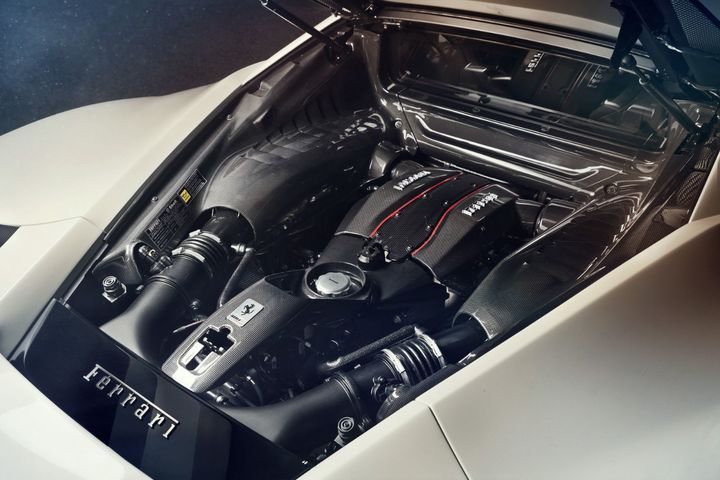 Novitec-Ferrari-488-Pista-Engine.jpg