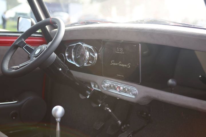 1974-Mini-Super-Cooper-V6-by-Gilred-Racing-interior.jpg