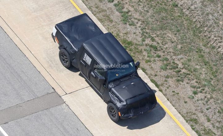 2020-jeep-gladiator-rendered-as-6x6-conversion_32.jpg