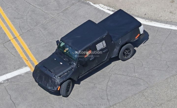 2020-jeep-gladiator-rendered-as-6x6-conversion_34.jpg