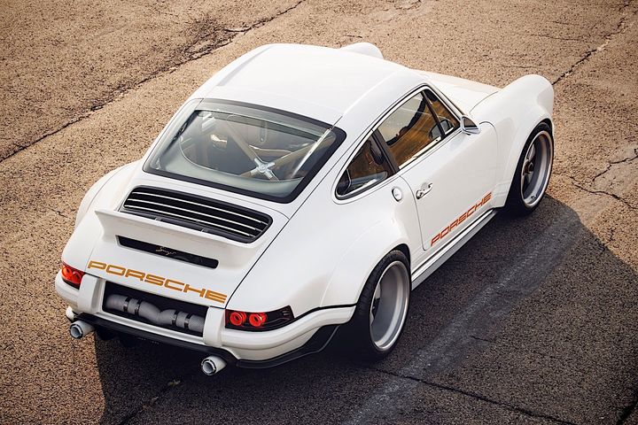 singers-redesigned-500-hp-1990-porsche-911-to-show-at-pebble-beach-127901_1.jpg
