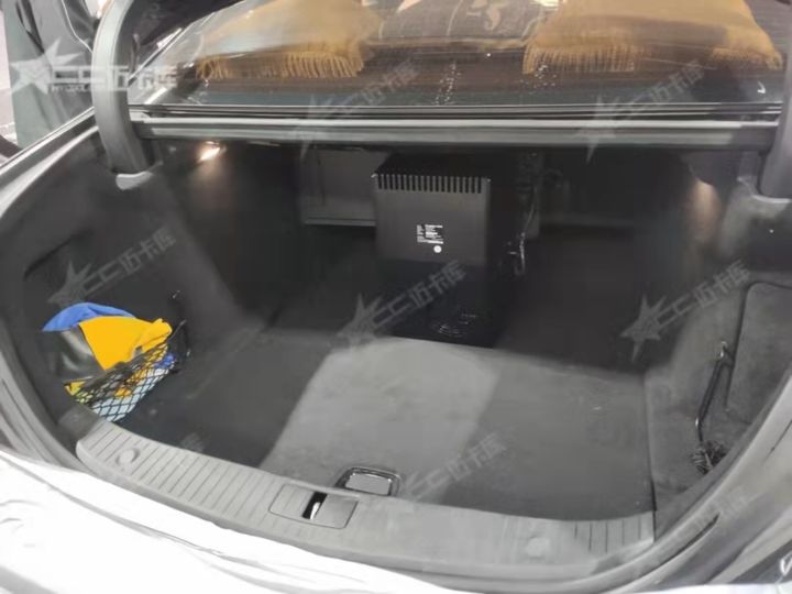 迈巴赫S400改装原厂车载冰箱，夏日必备配置