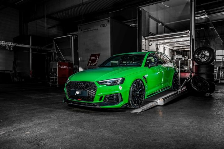 abt-rs4-shows-green-carbon-spec-will-be-joined-by-350-hp-cupra-ateca-in-geneva_3.jpg