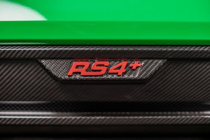 abt-rs4-shows-green-carbon-spec-will-be-joined-by-350-hp-cupra-ateca-in-geneva_15.jpg