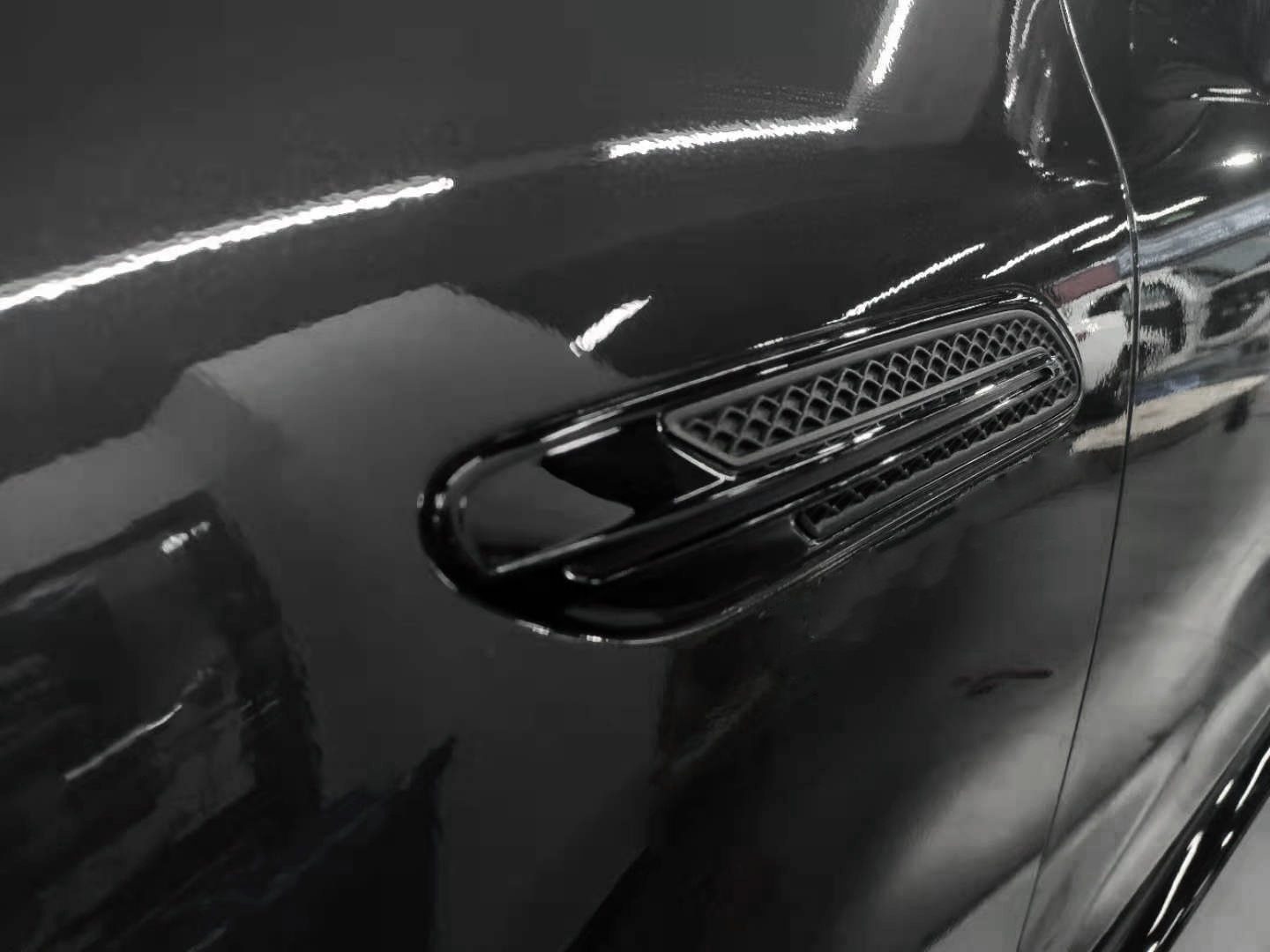 奔驰GT50GT53改装原厂全黑车窗饰条，全黑翼子板饰件