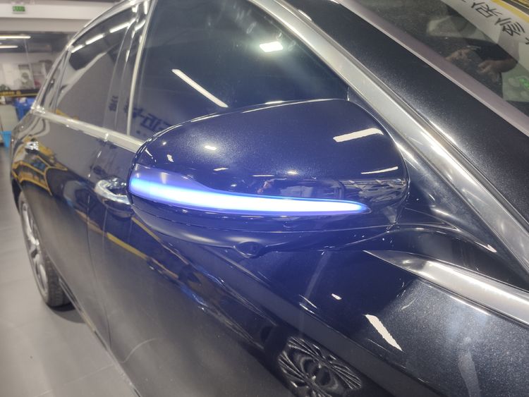 奔驰E级内饰改装案例，发光氛围灯套件升级
