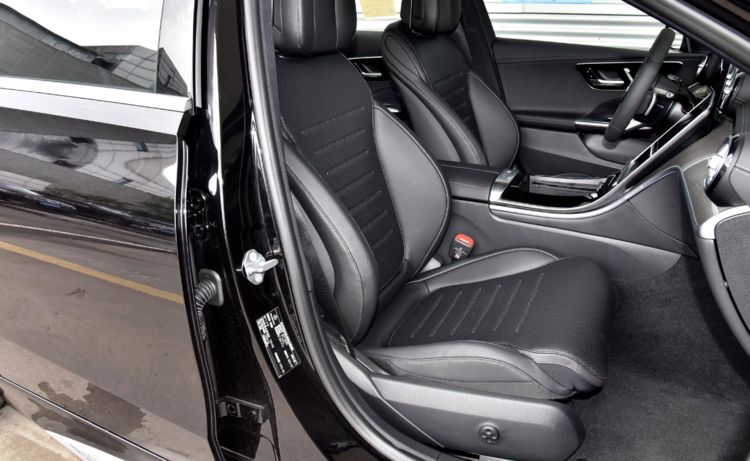新款奔驰C级W206改原厂通风座椅，舒适的驾乘体验