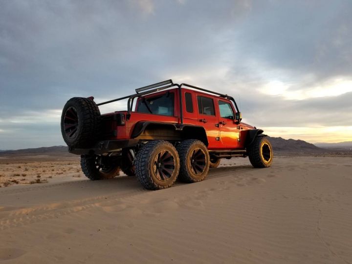 hellcat-engined-jeep-wrangler-6x6-is-out-of-this-world-131210_1.jpg