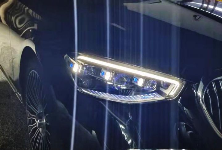 2023新款迈巴赫S480改装流星雨像素大灯安装效果分享