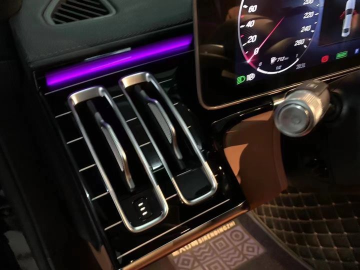 迈巴赫S480升级原厂主动式氛围灯，增加车内氛围感