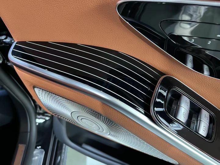23款奔驰S400豪华型升级钢琴拉丝内饰面板，提升车内氛围感