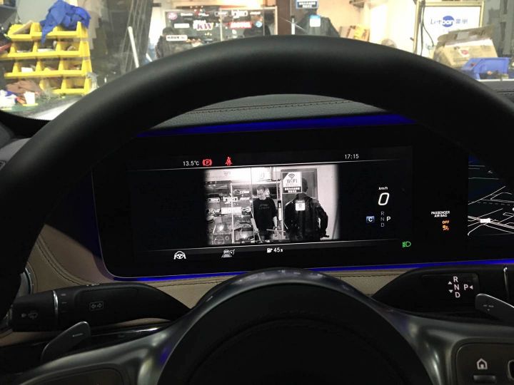 19款奔驰S500加装原厂红外夜视系统，提升您夜晚行车安全