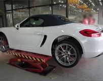 保時(shí)捷Boxster新車(chē)速遞卡鉗噴漆